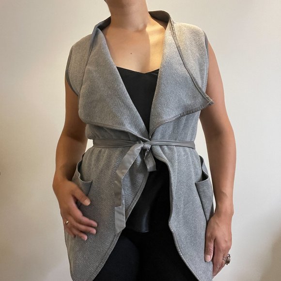 Grey Knit Vest with Faux Leather Belt -S- - Picture 2 of 6